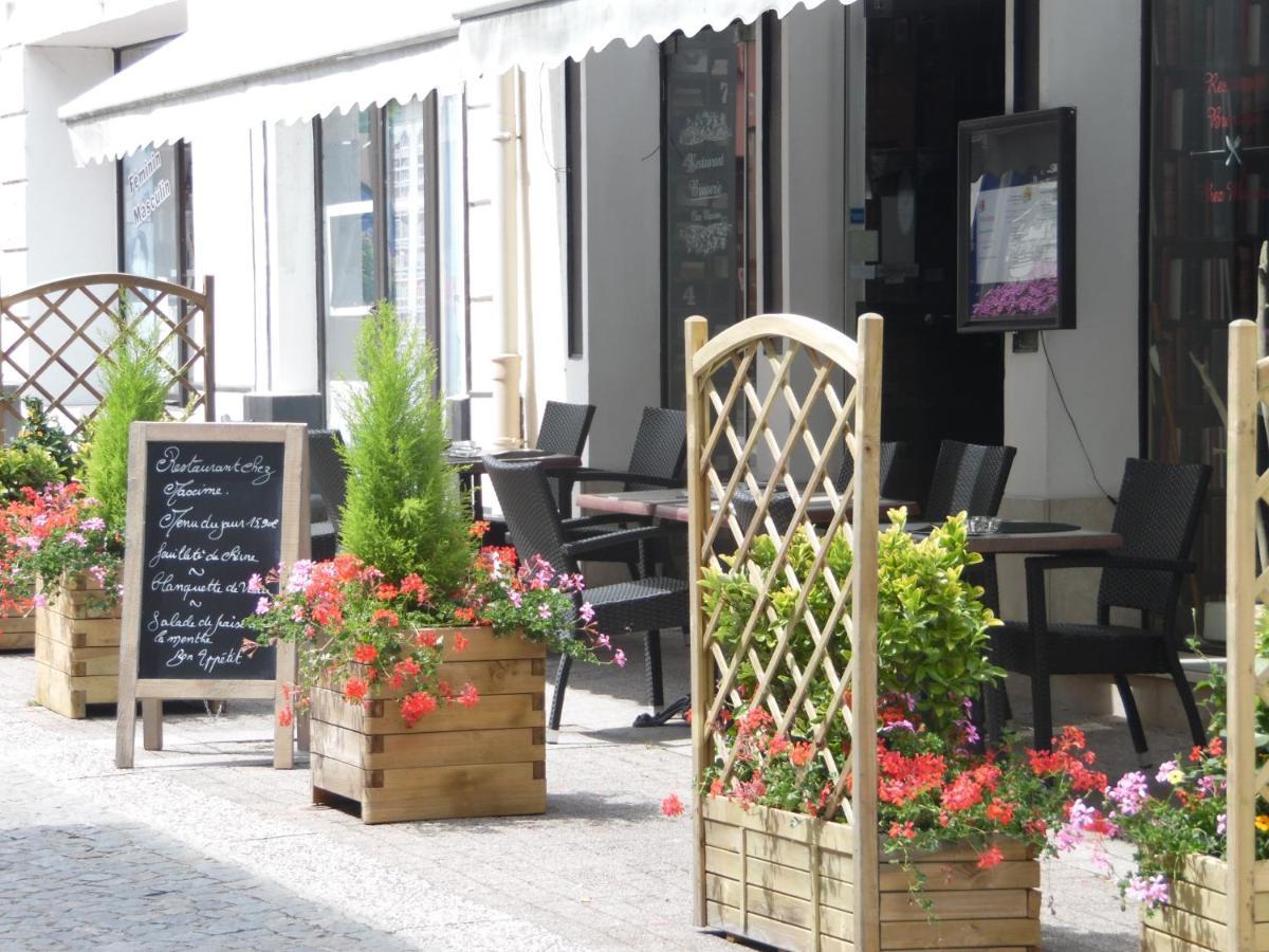 Hotel Restaurant Herard Bourbonne-les-Bains Exterior photo